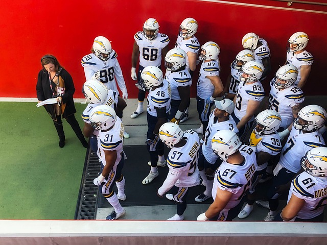 NBA历史第三大冲突！活塞对阵森林狼比赛7人被驱逐.